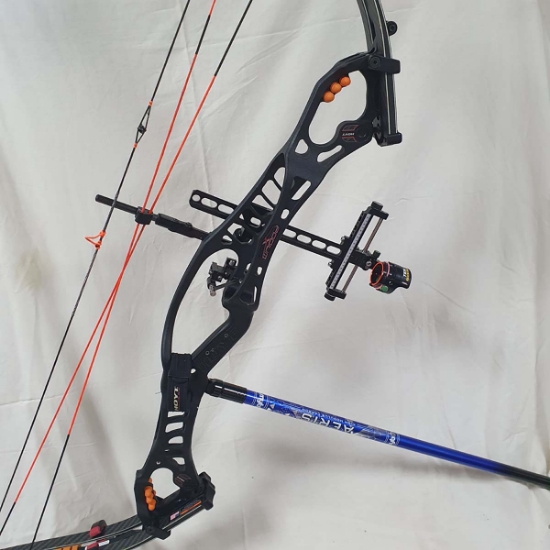 Afbeeldingen van HOYT PODIUM X-ELITE 40 LH BLACK  USED